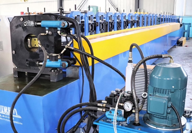 中拓落水管機批量出口全球！俄烏巴客戶認可，彰顯中國冷彎設備實力